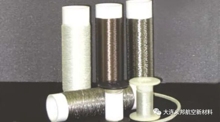 星載有源相控陣?yán)走_減重纖維絲